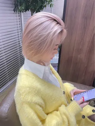 ショート ブリーチ✨ハイライト 透明感カラー/アヤノのヘアスタイル
