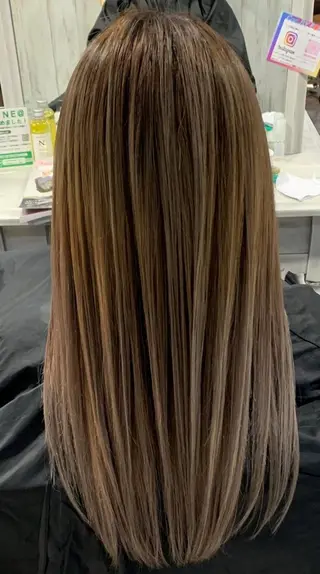 ロング ＦＵＮＩＣ ファニックのヘアスタイル