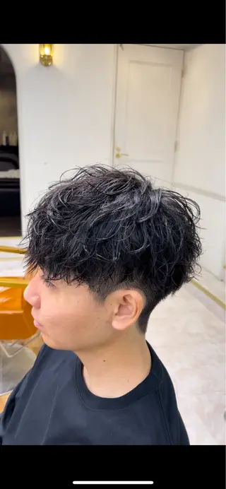 ショート パーマ メンズ 波巻きスパイラル 近藤剛　浦和のヘアスタイル