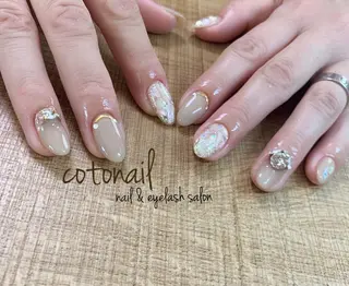 ミディアム ネイル ツメトマツゲ .のネイルデザイン