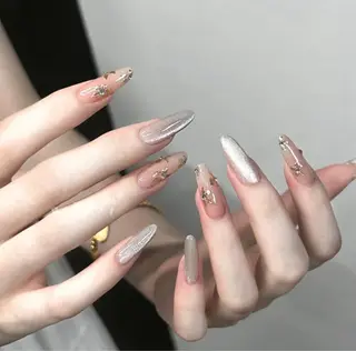 ネイル iNEKO所属・Lee Leeのネイルデザイン