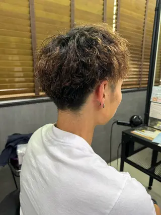 ショート パーマ メンズ メンズ特化 ティアラのヘアスタイル