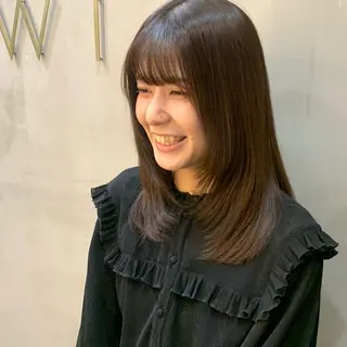 ミディアム カラー NUMBER_ ユイナのヘアスタイル