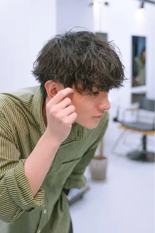 ショート パーマ メンズ スパイキーショート パーマ　具志堅　太志のヘアスタイル