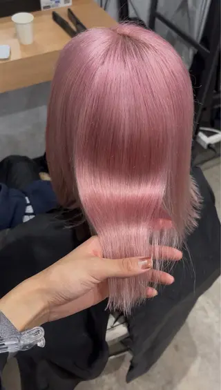 ショート 🌐NATSUMI 🌐【寒色カラー】のヘアスタイル