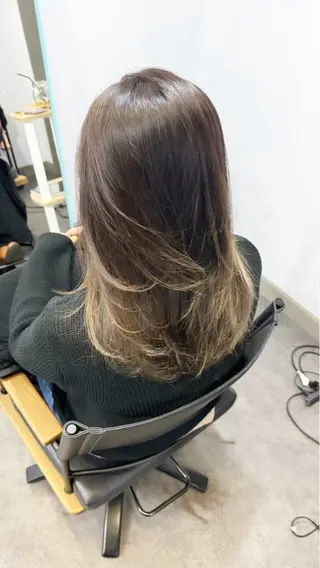 ロング SOAR所属・【髪質改善・コテ巻き パーマ】　長浜千紘のヘアスタイル