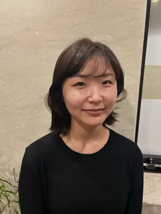 ミディアム カラー 日南乃/柔らか ブラウンカラーのヘアスタイル