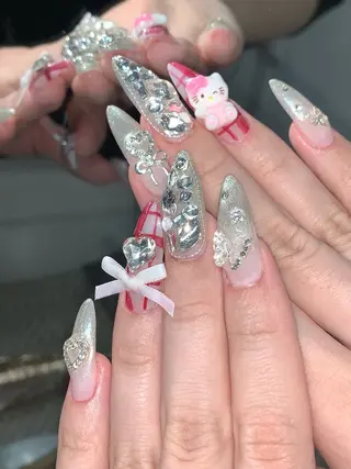 ネイル NES NAIL所属・さゆり￤推しキャラ ￤ロングネイル🩷のネイルデザイン