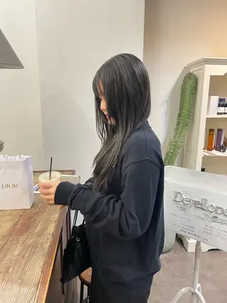 ロング 沼田 彩虹のヘアスタイル