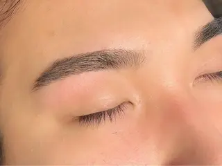 アイブロウ メンズ特化 ティアラのヘアスタイル