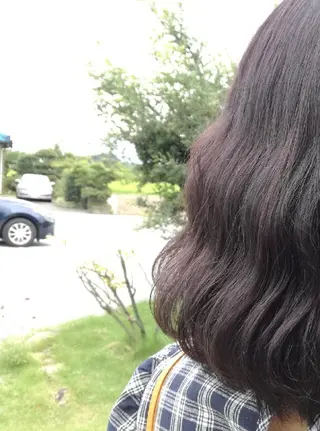 カラー ミディアム 佐藤 美咲のヘアスタイル