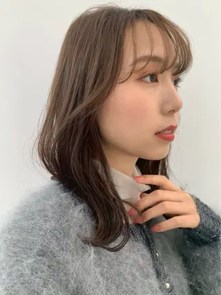 ミディアム カラー さくらば ここのヘアスタイル