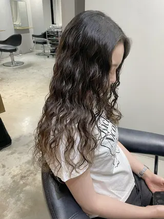 ロング パーマ 【arc】Ruri コテ巻き風パーマのヘアスタイル