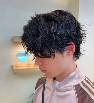 ショート パーマ 久後清斗 クゴサヤトのヘアスタイル