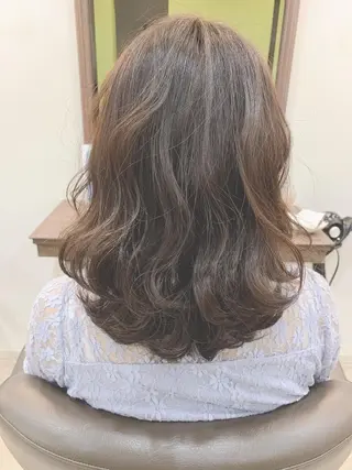 セミロング カラー パーマ ヘアアレンジ ecru🕊️堀内 眞帆のヘアスタイル