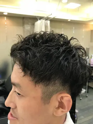 ショート パーマ メンズ 大谷 公太のヘアスタイル