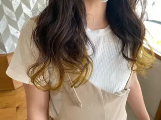 ロング カラー 入江 志穂のヘアスタイル