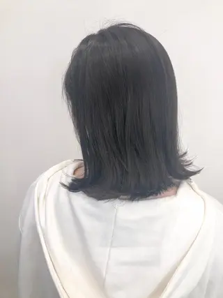 ミディアム AKANE 【zina新宿】のヘアスタイル