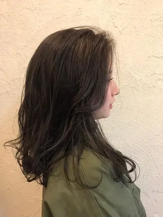 ロング シールエクステ/ ハイトーンカラーのヘアスタイル