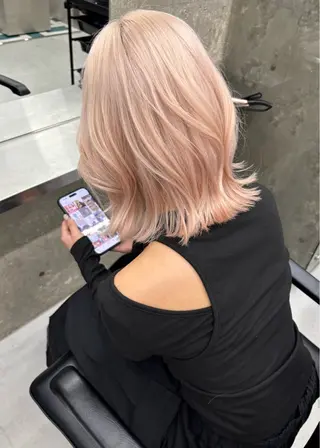 カラー HIKARI/透明感 /インナーカラーのヘアスタイル