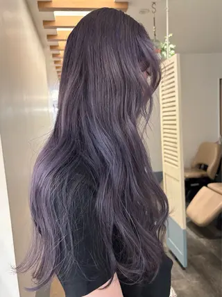 セミロング リカ/ハイトーン ・オリーブ🍀のヘアスタイル