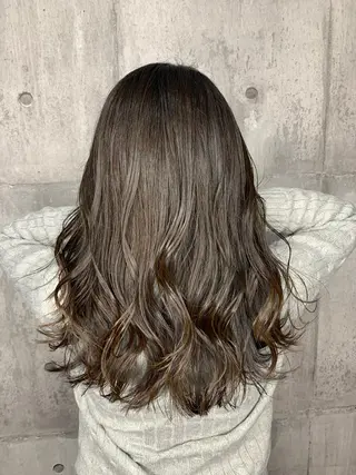 ミディアム Welila by haku所属・Yuuki ウェリラバイハクのヘアスタイル