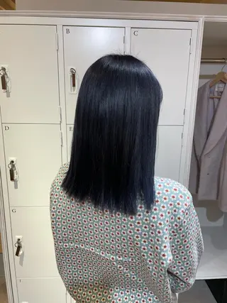 ミディアム カラー akane .のヘアスタイル