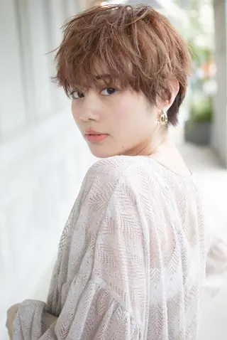 ショート yelm所属・🫒オリーブカラー ミディアムレイヤー✨のヘアスタイル