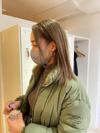 ミディアム カラー akane .のヘアスタイル