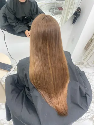 カラー Hiroka / NANAのヘアスタイル