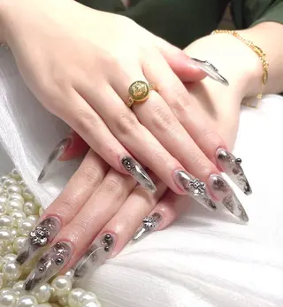 ネイル ゆき 🌻ひまわりサロンのネイルデザイン