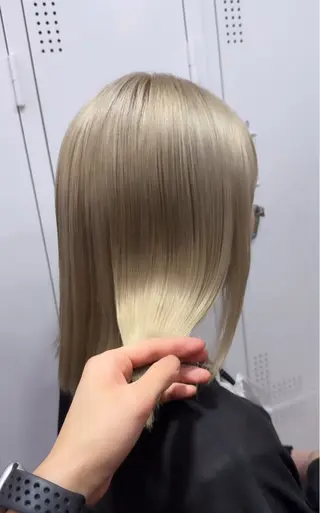 セミロング ✂︎透明感カラー特化 /日和優真✂︎のヘアスタイル