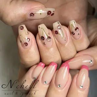 ネイル Nailist Aoiのネイルデザイン