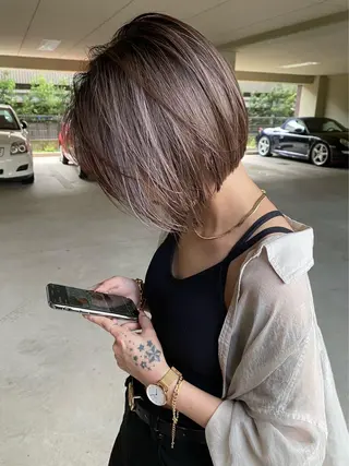 ショート Mika XELVEのヘアスタイル