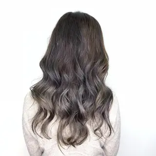 セミロング ケリーズグリーン所属・ボブ/艶ハイトーン 森田/嵩士のヘアスタイル