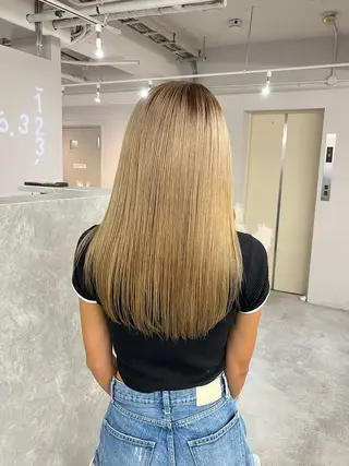 ロング REAL所属・ブリーチハイトーン 木谷 陽己のヘアスタイル
