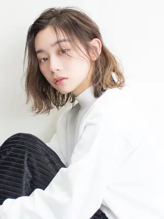 ミディアム カラー パーマ "オトナ髪”/ LAKA TOCCAのヘアスタイル