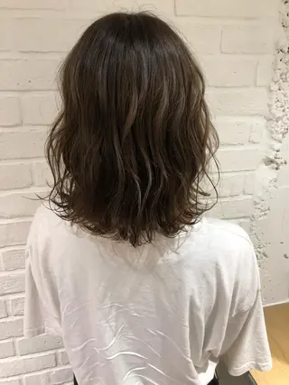 ミディアム フジサキ ケンのヘアスタイル