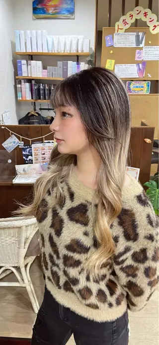 ロング naomi (夜間営業受付中★)のヘアスタイル