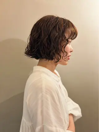 ミディアム パーマ 🌼ブリーチカラー なりたりみ🪡🌼のヘアスタイル