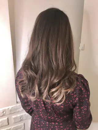 セミロング カラー 農添 杏のヘアスタイル