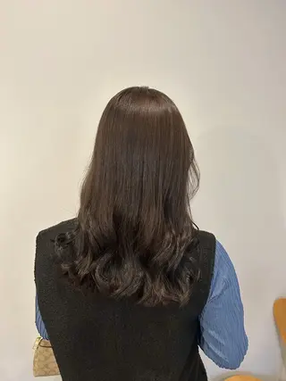 ミディアム カラー 川端 明莉のヘアスタイル