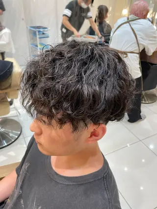 ミディアム パーマ メンズ 本厚木｜縮毛矯正/ 酸性スト専門サロンのヘアスタイル