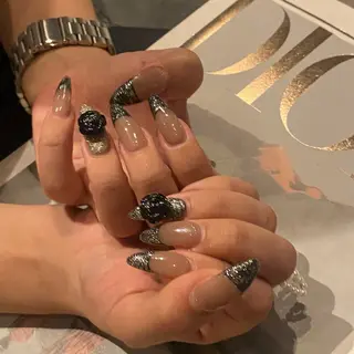 ネイル Shiori･:* 💫のネイルデザイン