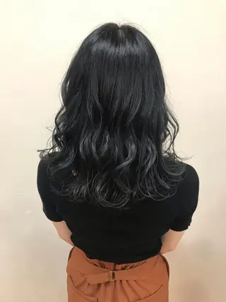 ミディアム 林 瑠夏のヘアスタイル