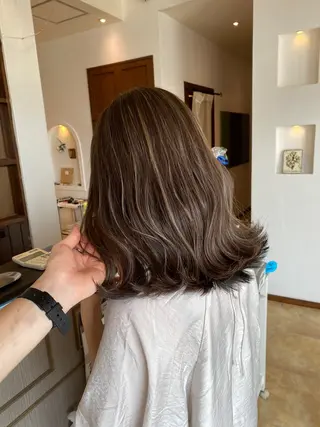 ミディアム カラー 権 燦易のヘアスタイル