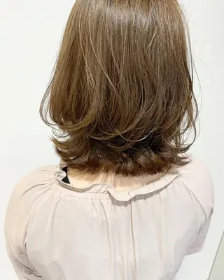 ミディアム 田中 亜沙美のヘアスタイル