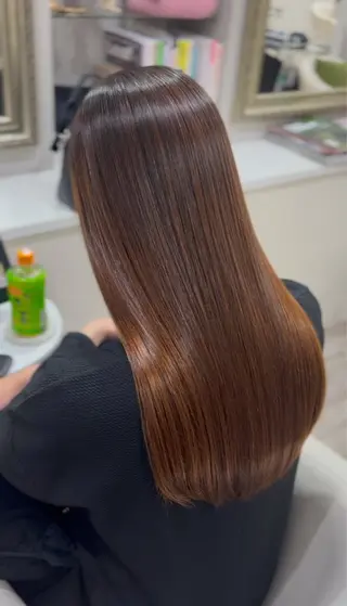 ロング 【TAKAYA】🌸 白髪ぼかしカラーのヘアスタイル