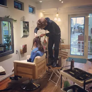 MAKEーUP WARMメーキャップウォーム所属・MAKEーUP WARMのヘアスタイル
