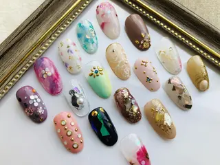 ネイル 【尾下】 ロイヤル•セラピストのネイルデザイン